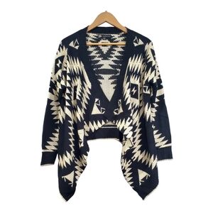 🔥3/$15🔥 Tribal Chunky Cardigan - Black Ivory